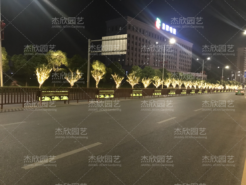 道路發光花箱，提亮街景