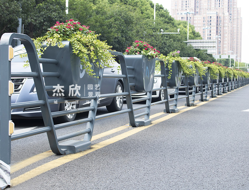 乘風(fēng)破浪鈑金花箱定制